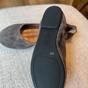 BCBG Grey Suede ballet flats 6.5